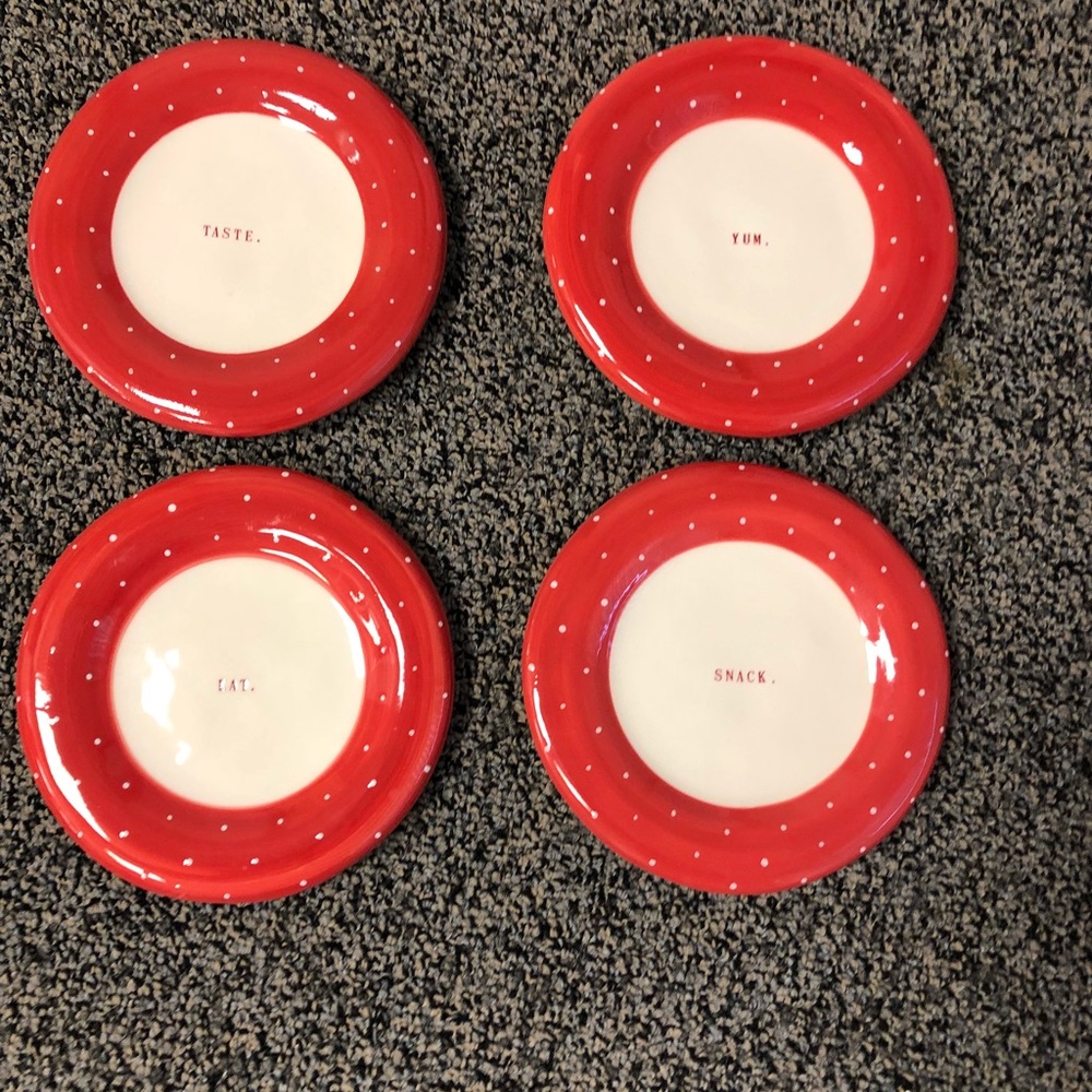 Set of 4 Rae Dunn Valentine’s Day polka dot plates